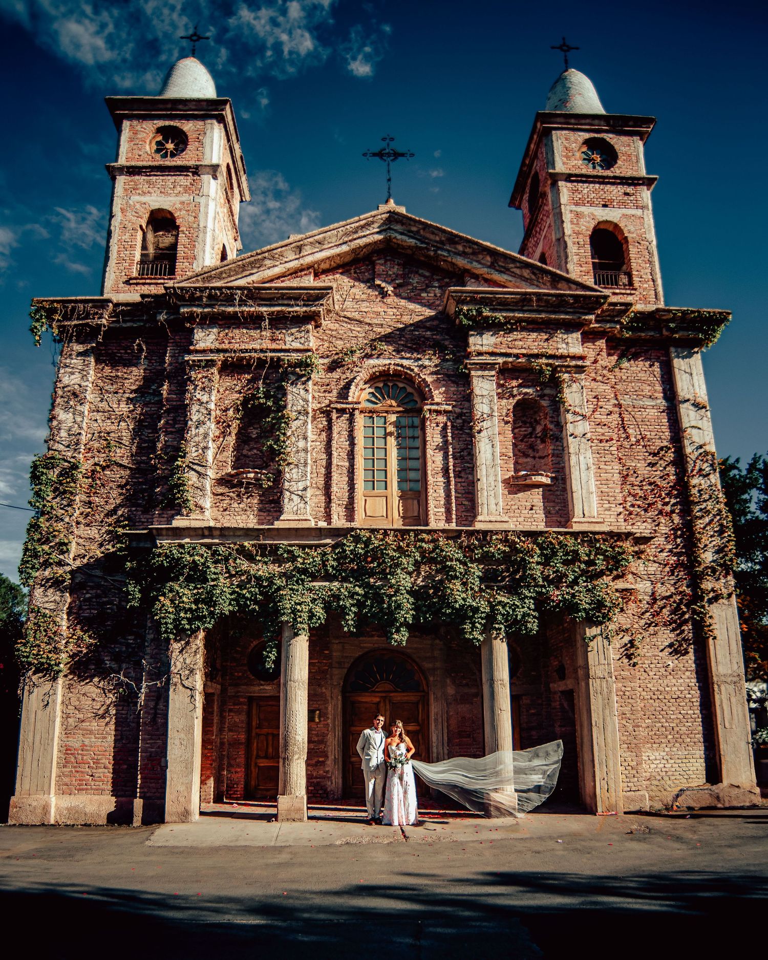 AUREO-STUDIO-BODA-DESTINO-BODEGA-VINO-MENDOZA-LOVE-WEDDING-PLANNER-ORGANIZACIÓN-PLANIFICACIÓN-ESTILO-CASAMIENTO