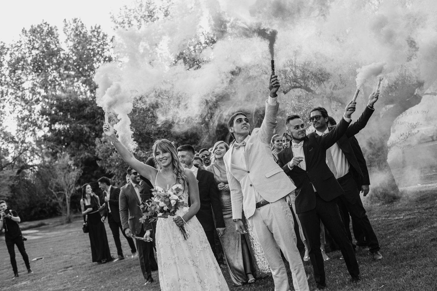 boda de destino en mendoza rodeado de viñedos y bodegas entre montañas nevadas