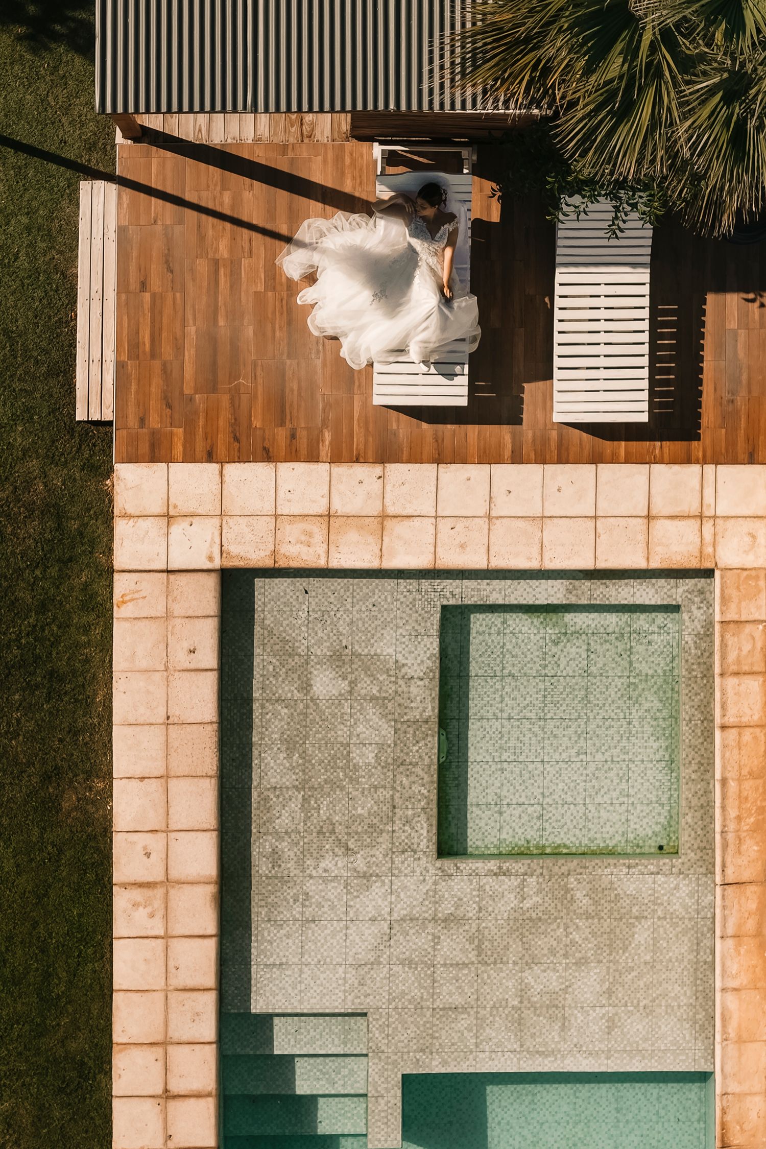 novia-getting-ready-pileta-drone-boda-mendoza-los-mejores-fotografos-de-boda-casamiento-vinedo-wedding-planner