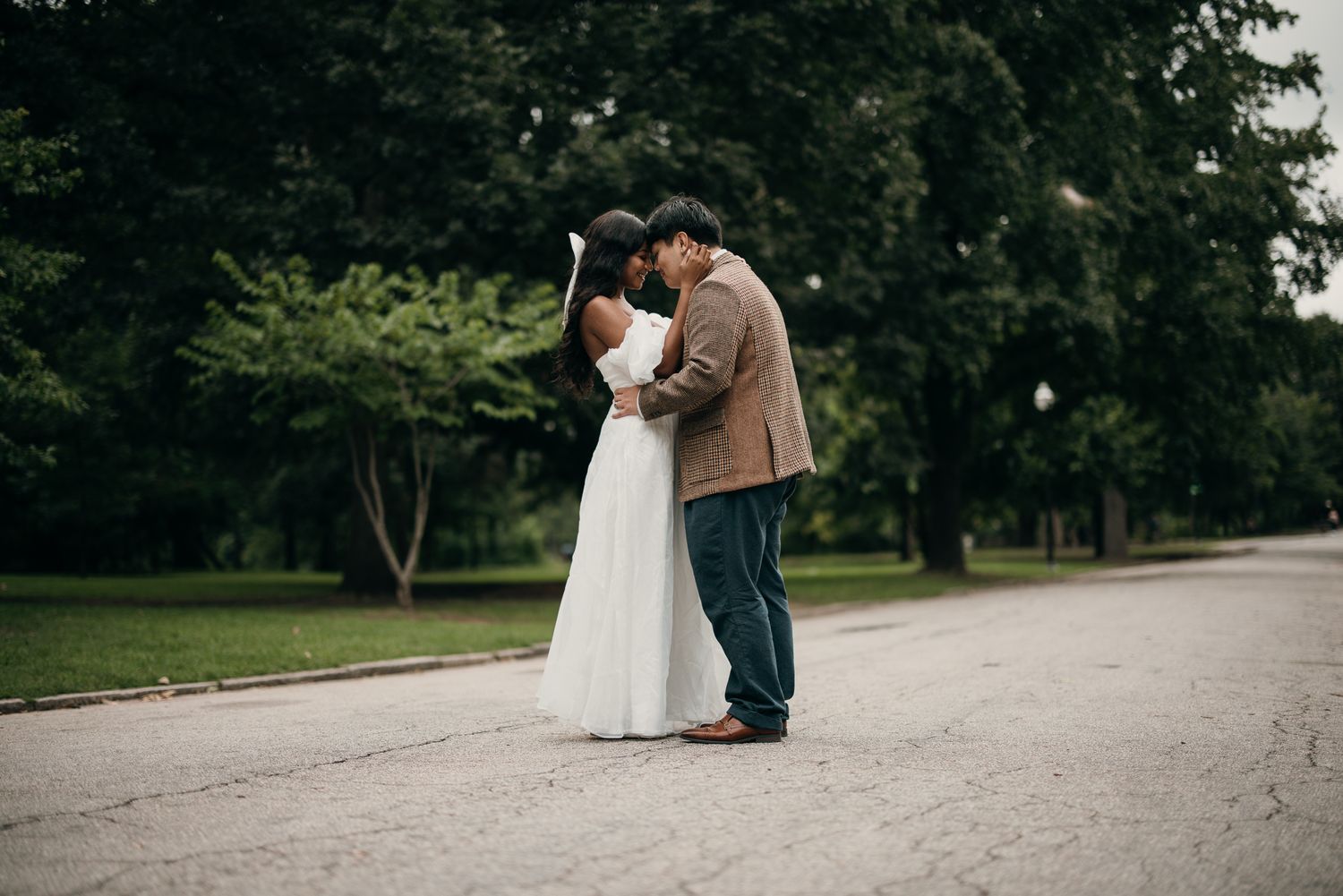 Romantic elopement session stroll through the lush greenery of Piedmont Park, Midtown.