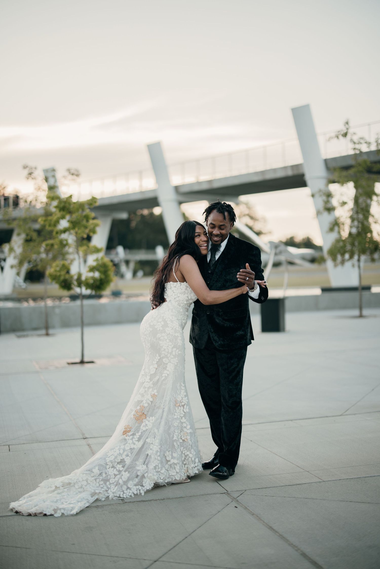 nature wedding photos, building wedding photos, timeless wedding photos, suwanee wedding photographer, atlanta wedding photographer,