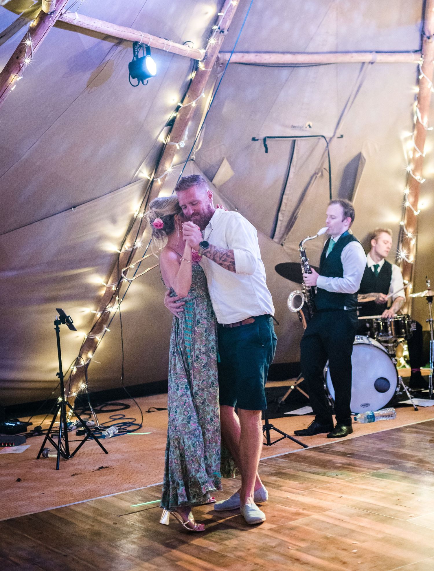 sheffield yorkshire lodge moor fulwood tipi summer wedding