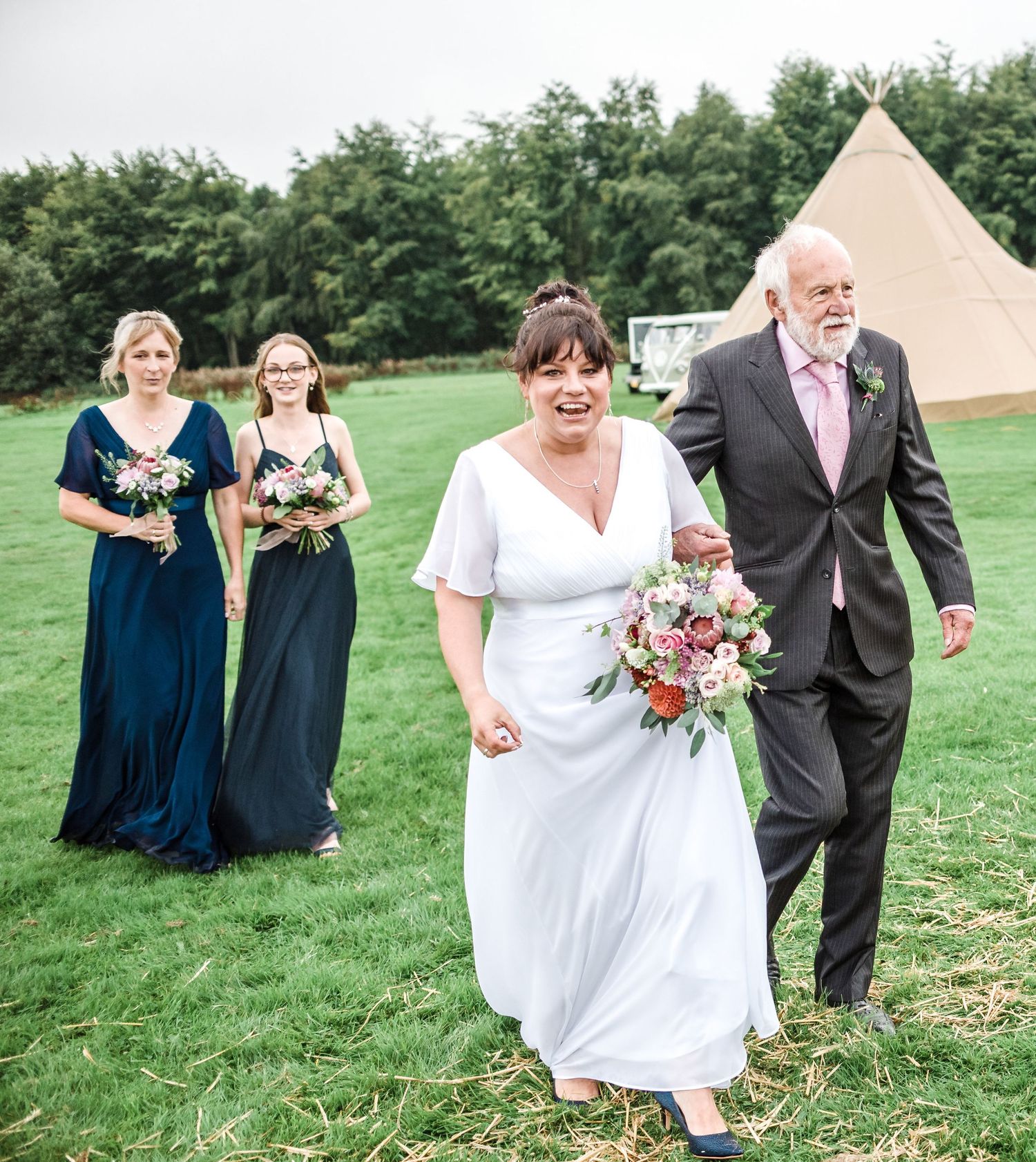 sheffield yorkshire lodge moor fulwood tipi summer wedding