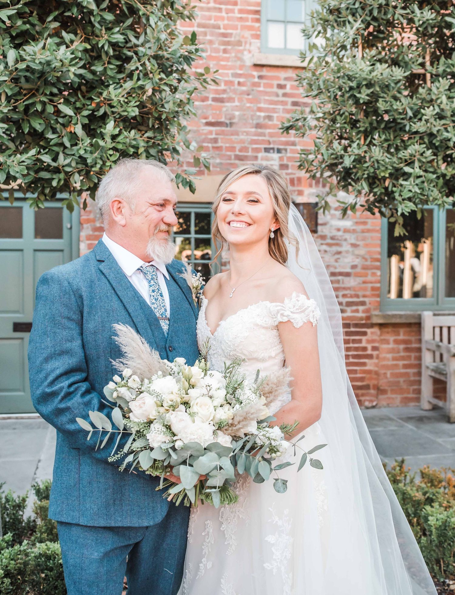 hazel gap barn summer wedding photography