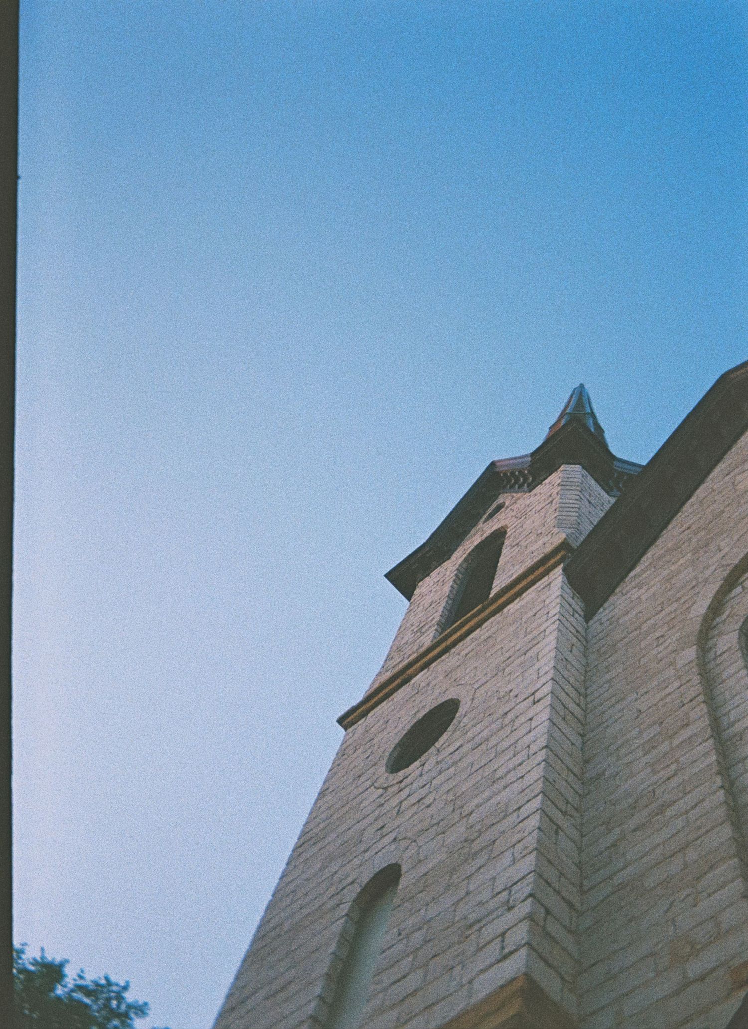 Burlington Iowa wedding Heritage Gardens event center wedding film photographer