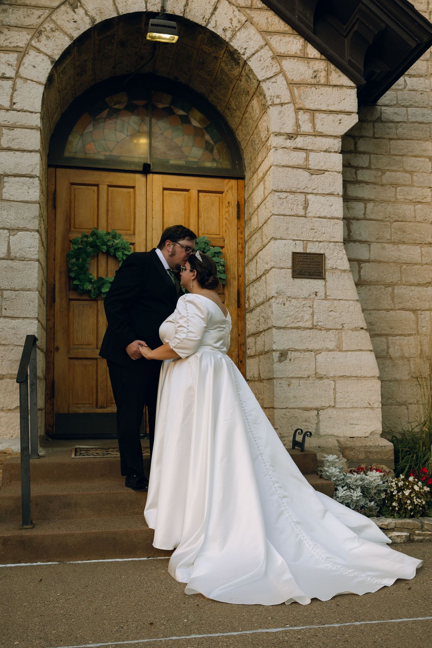 Burlington Iowa wedding Heritage Gardens event center wedding film photographer