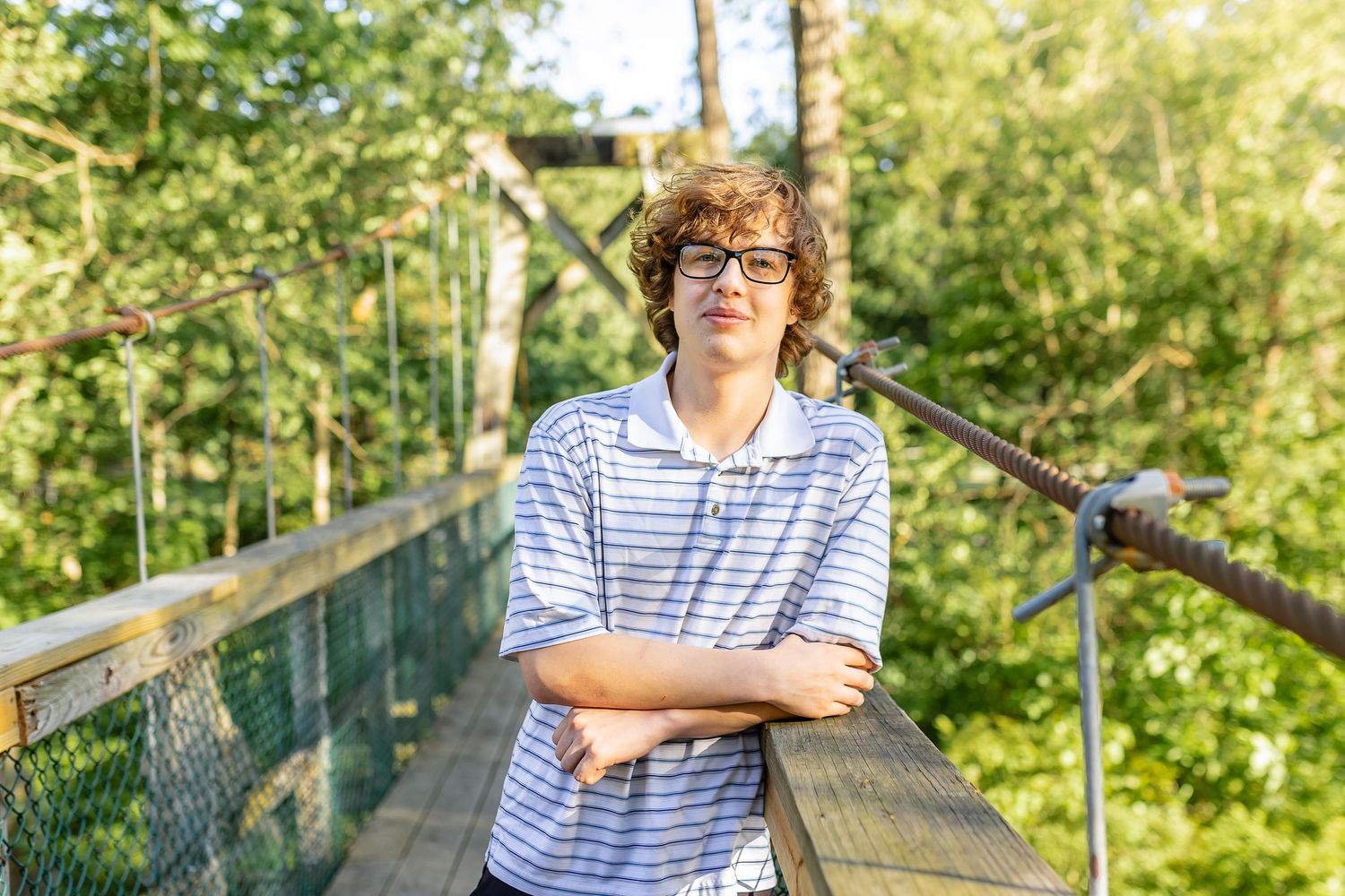 senior boy outdoor poses photographer Delphi, IN