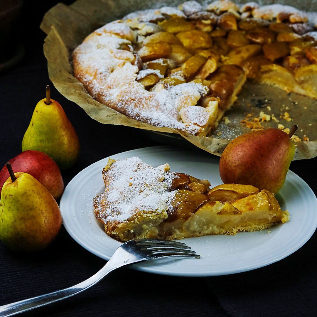 Tart sa šljivama. Fotografiranje hrane.