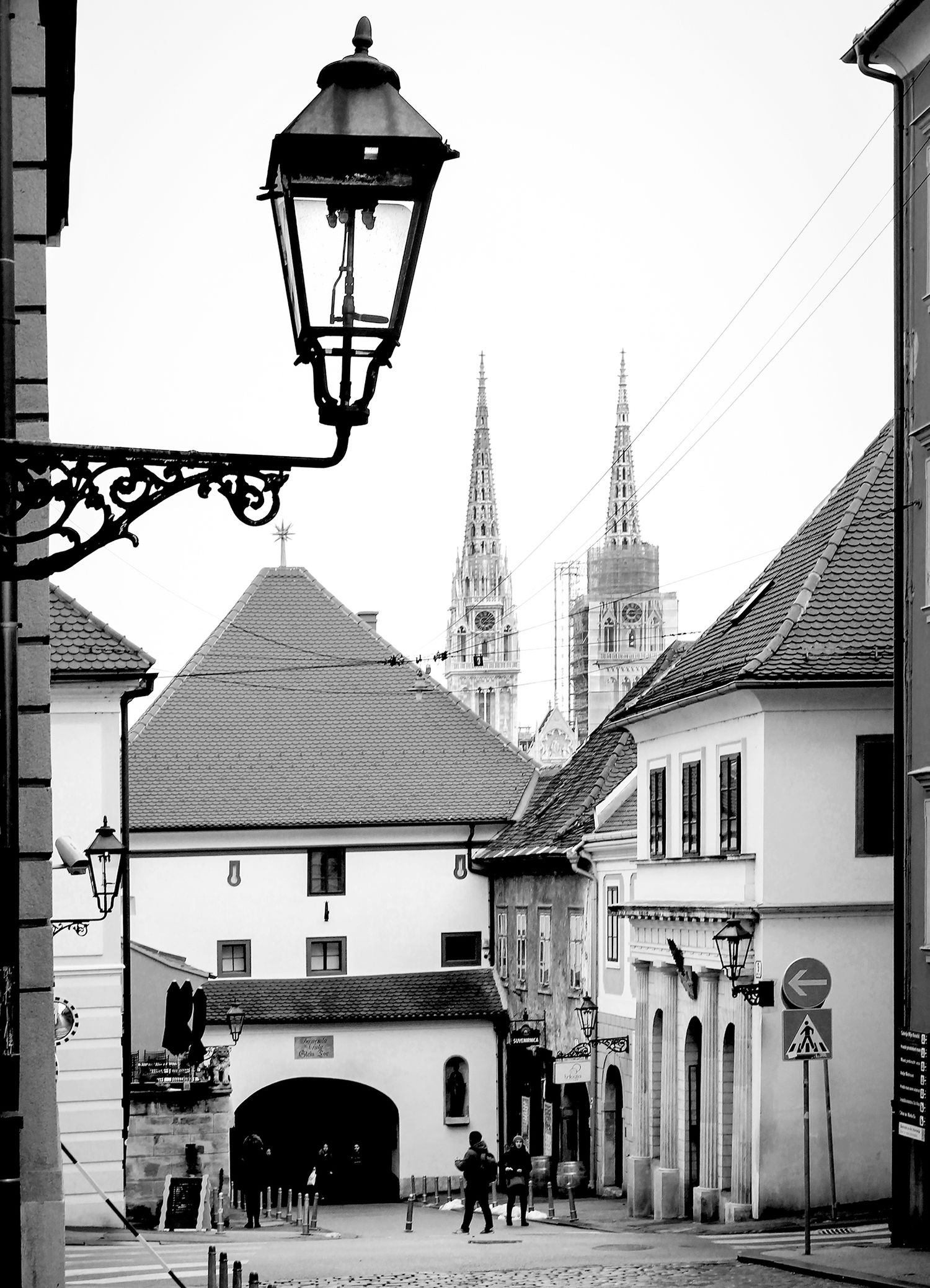 Kamenita vrata, fotografija Zagreba. Ulična fotografija.