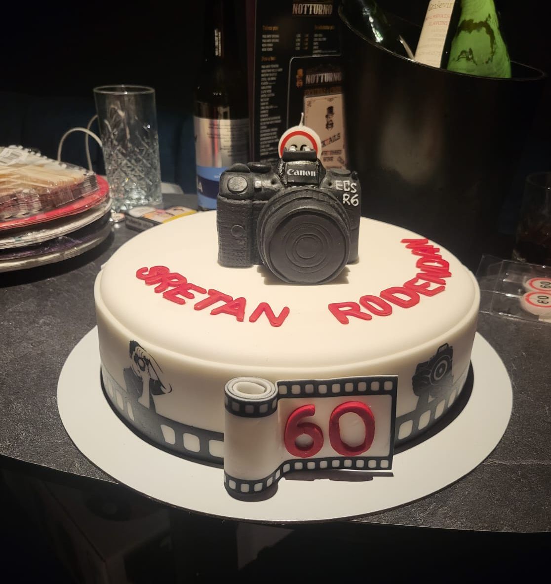 Canon - rođendanska torta 60