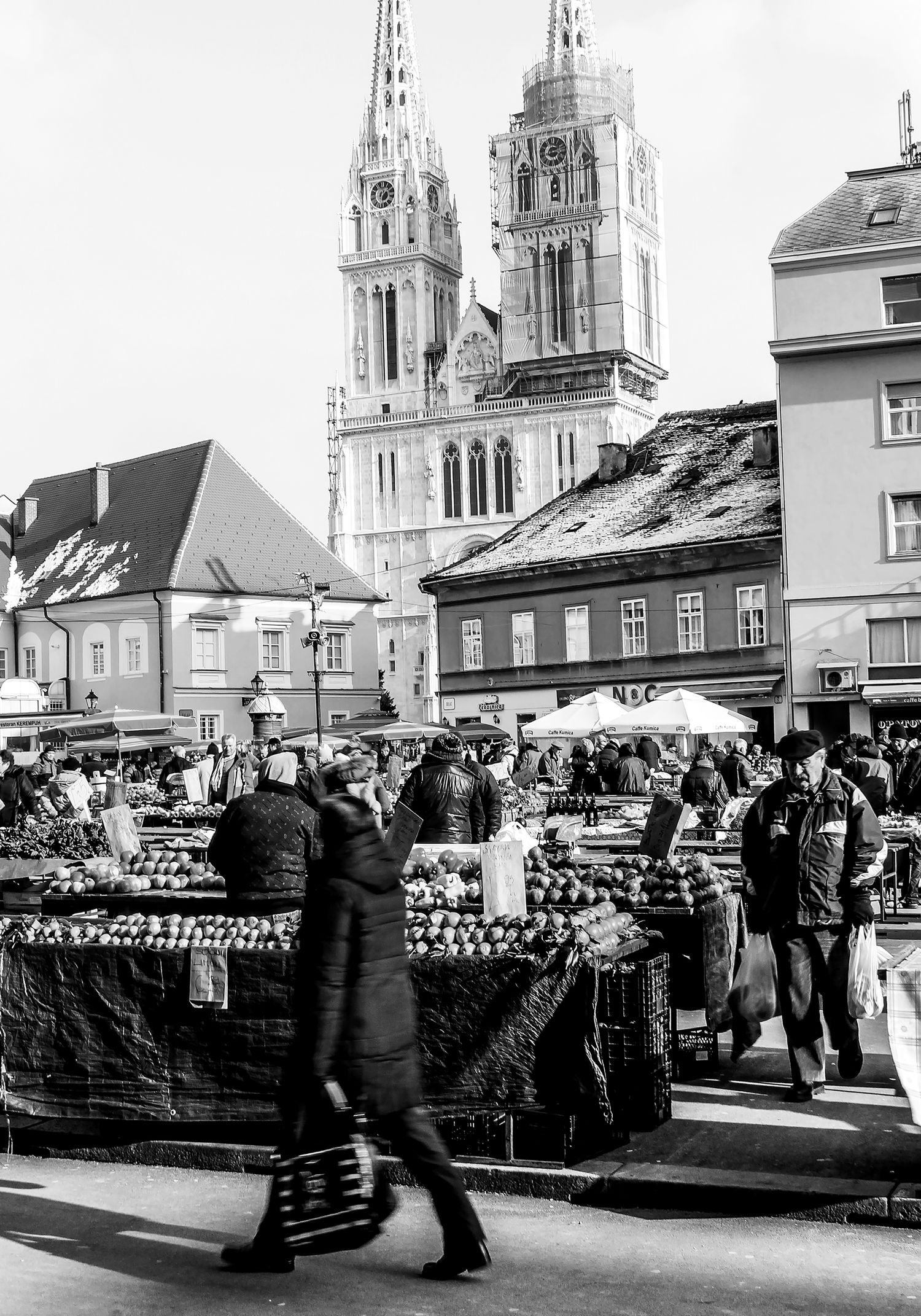 Tržnica Dolac, štandovi s povrćem, Zagreb