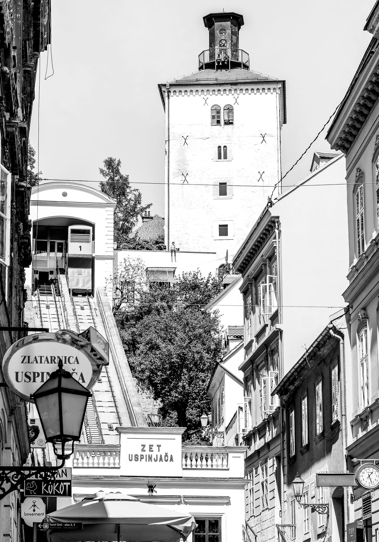 Uspinjača ispod kule Lotrščak, Tomićeva ulica Zagreb