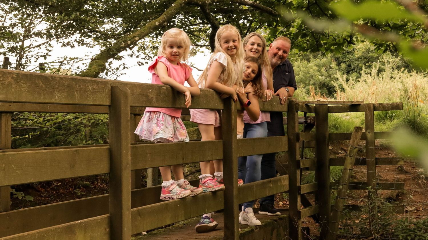 OUTDOOR FAMILY SESSIONS