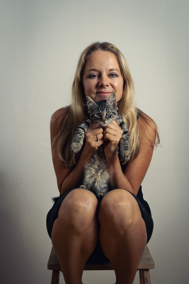 photographer-holding-a-pet
