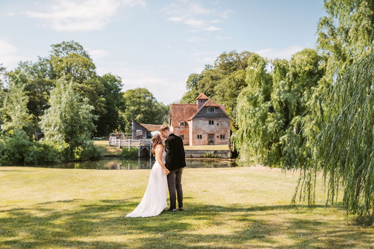 Mapledurham wedding photography photographer Vicky Lewis photography www.vickyphotography.co.uk