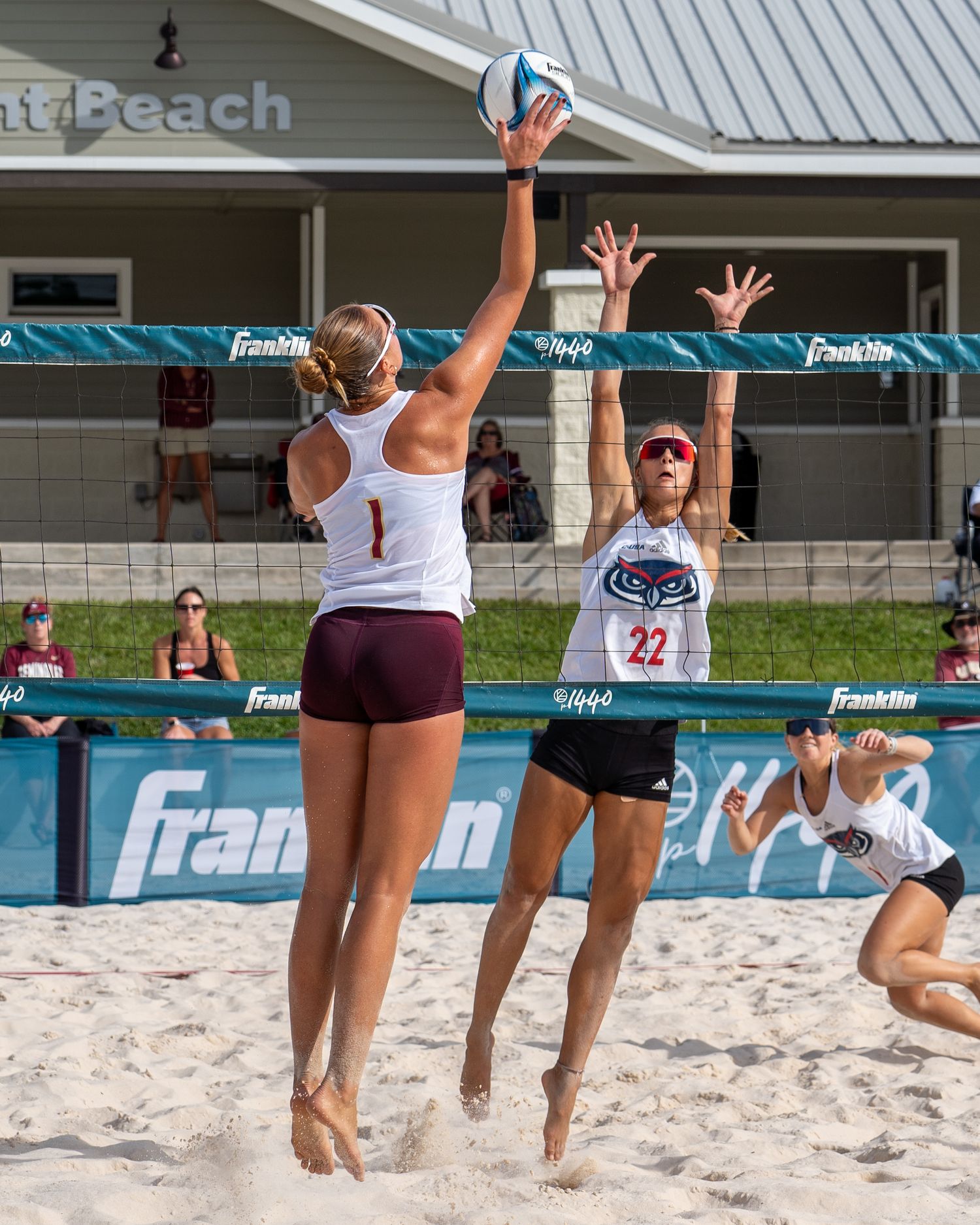 Orlando sports action photographer K-Mo Snaps capturing a beach volleyball game