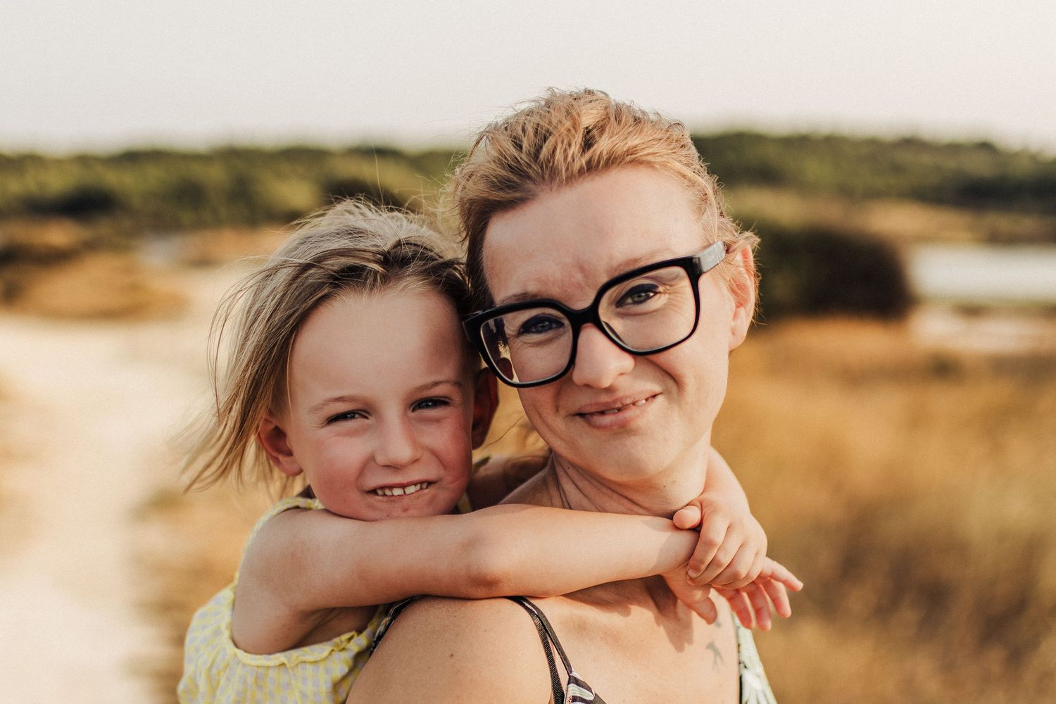 Photographe de famille en extérieur dans l'Aude
