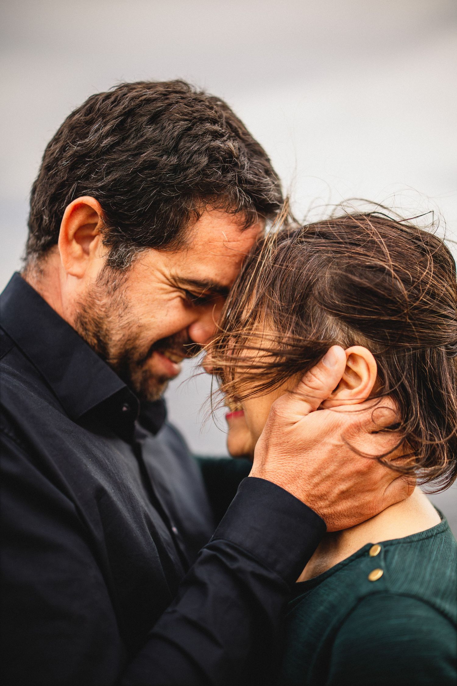 Couple front contre front lors d'une séance à Narbonne