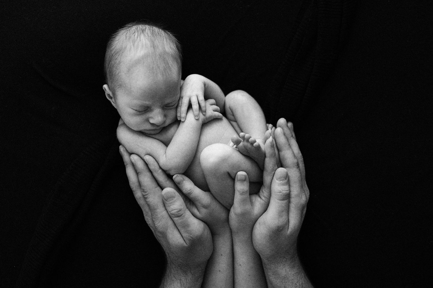Bev Van Es Photographer serving bow island and southern alberta newborn photography