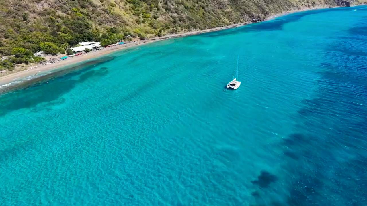 St Kitts Best Beaches include South Friars Bay Beach and the famous Shipwreck Beach Bar. Photography Tours in Saint Kitts from Basseterre.