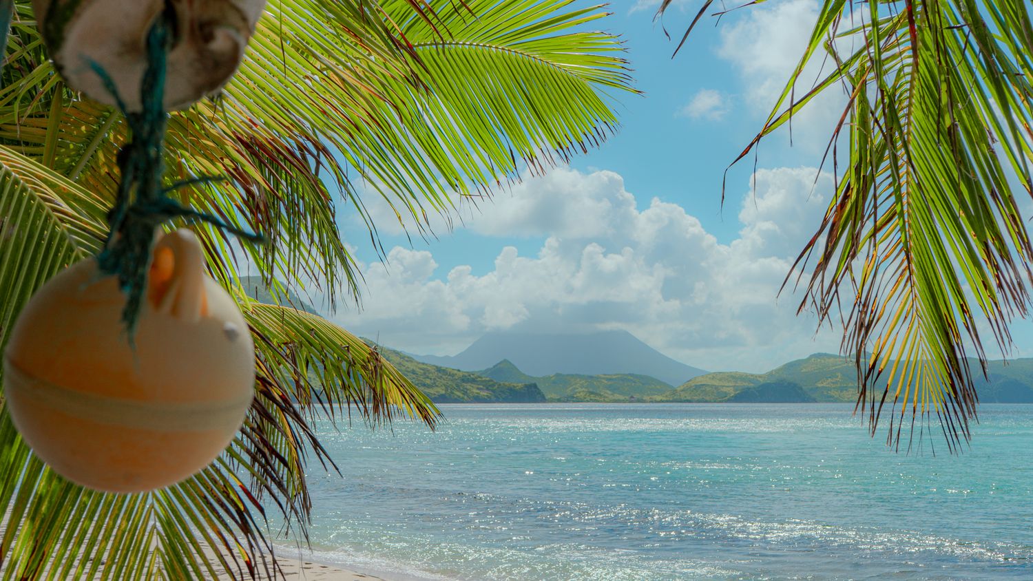 South Friar's Bay Beach on Saint Kitts Island: Tours in St Kitts leaving from Basseterre. Visit St Kitts Best Beaches on a photography tour.