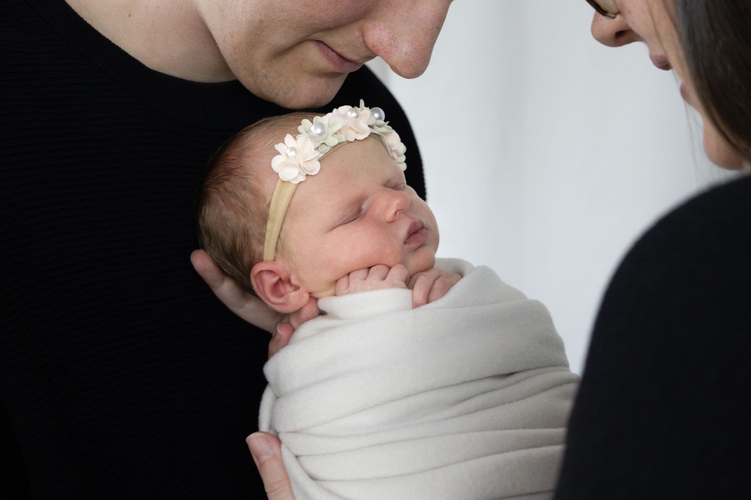 dad-mum-newborn-photographer-albury-baby.jpg