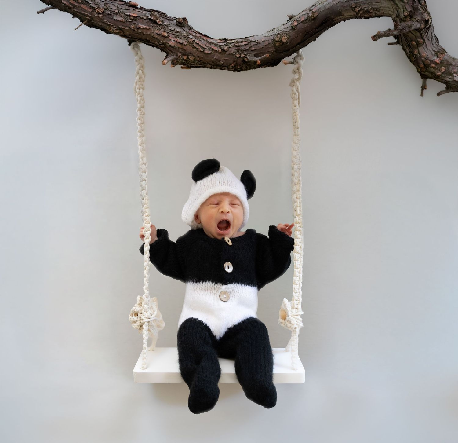 Newborn photography by Lula Co Photography in Albury–Wodonga, capturing tiny details, sweet expressions and precious first moments.