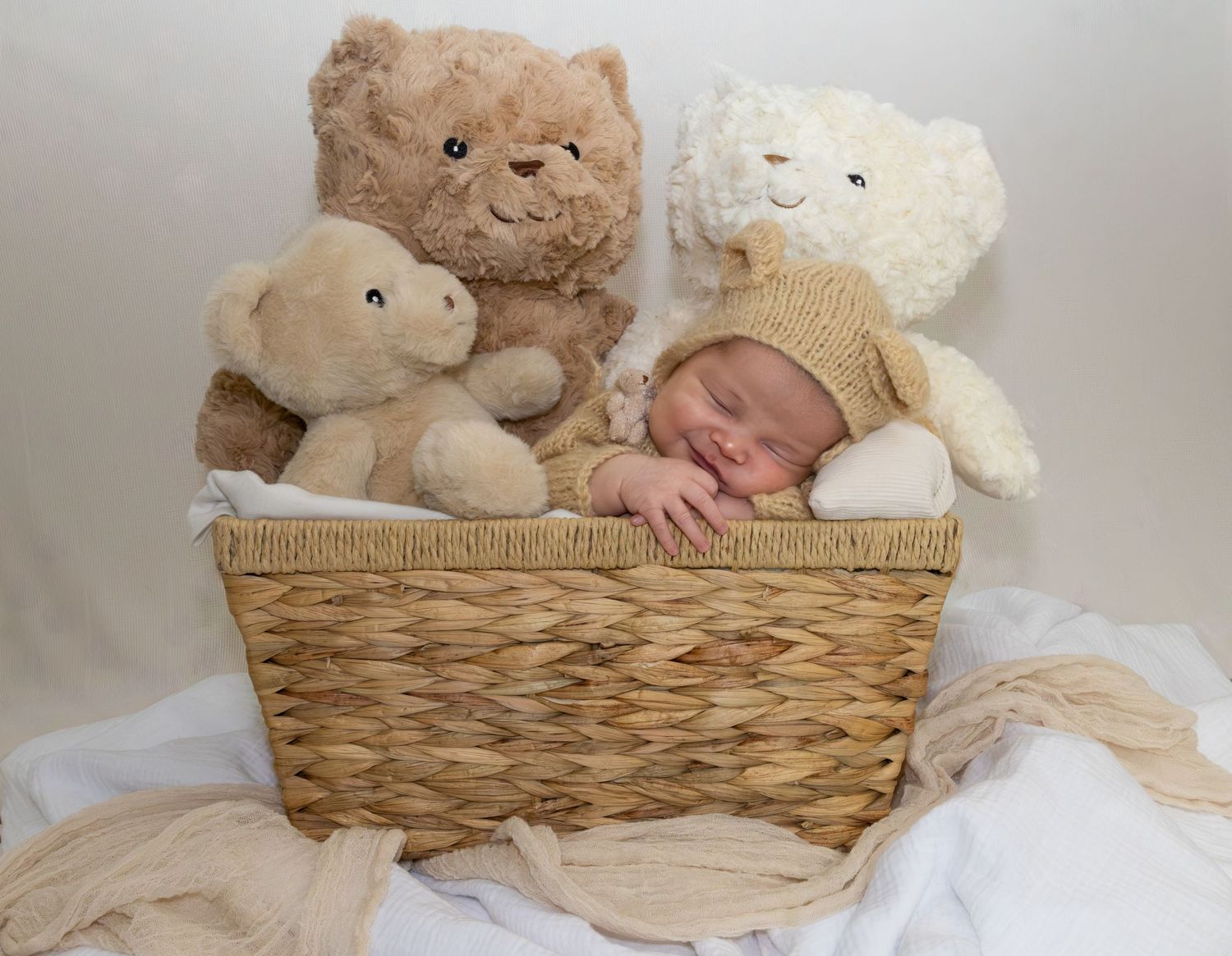 Newborn photography by Lula Co Photography in Albury–Wodonga, capturing tiny details, sweet expressions and precious first moments.