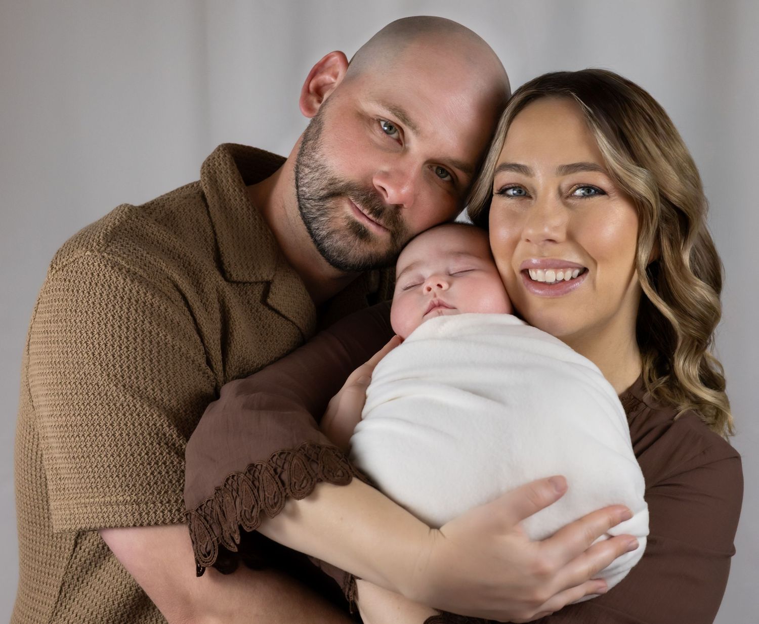 dad-mum-newborn-photographer-albury-baby.jpg