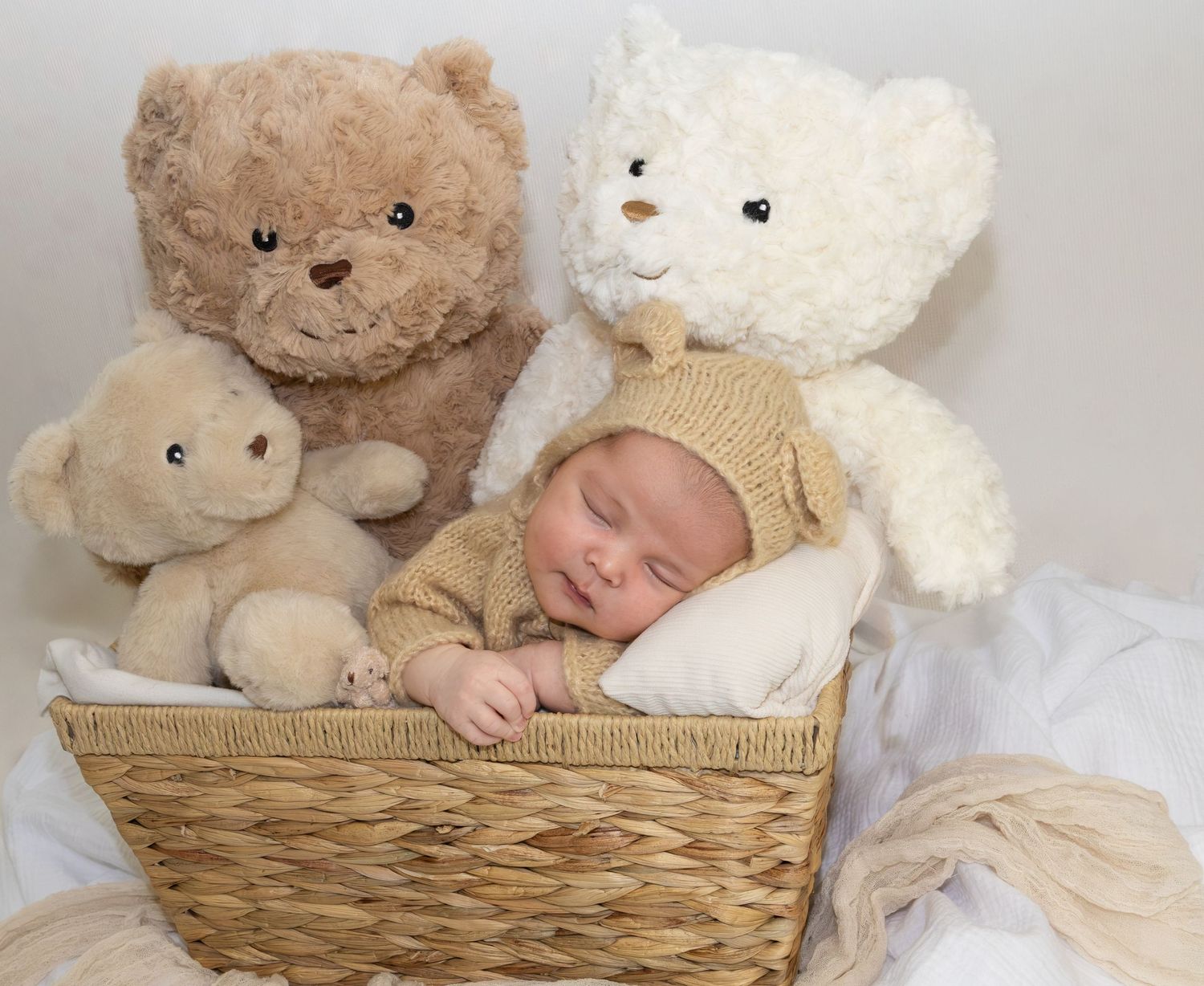 Newborn photography by Lula Co Photography in Albury–Wodonga, capturing tiny details, sweet expressions and precious first moments.
