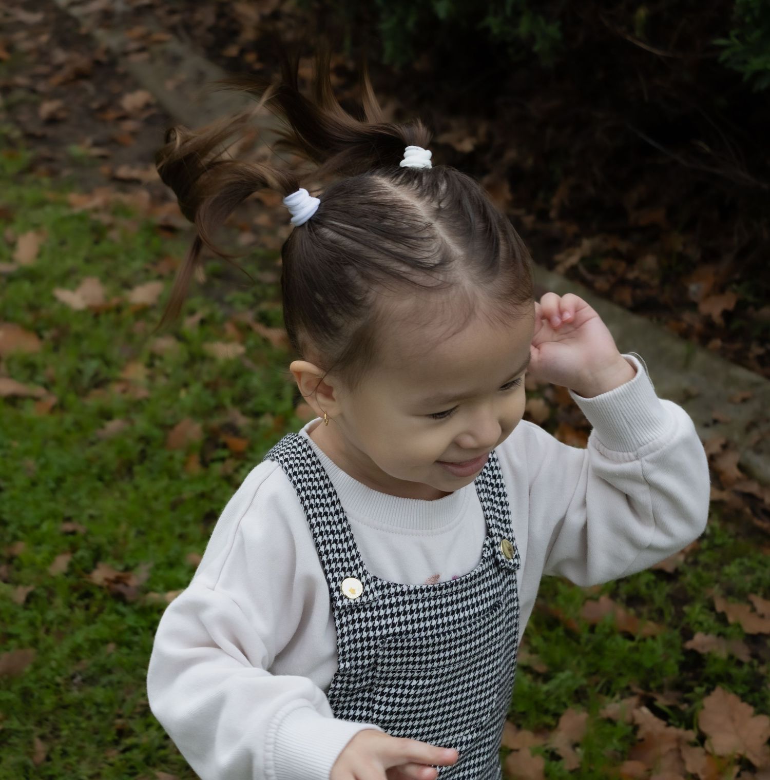 Young girl running during a family photography session in Albury.