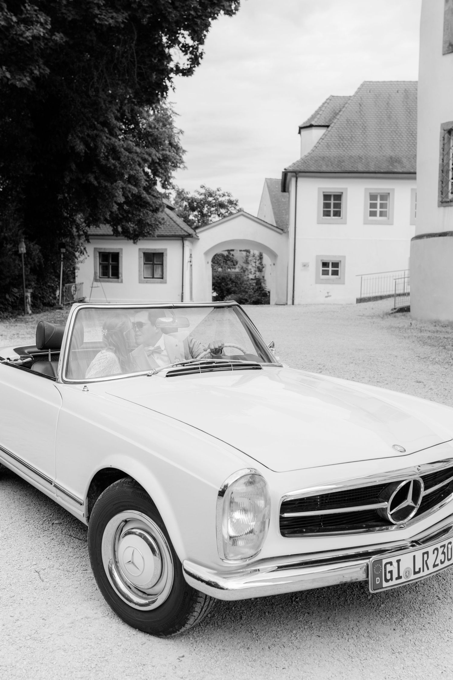 Hochzeisfotograf in Süddeutschland, zeitlos und moderner Stil, Hochzeitsfotos editorial Style, Destination Wedding, Nicole Bühler