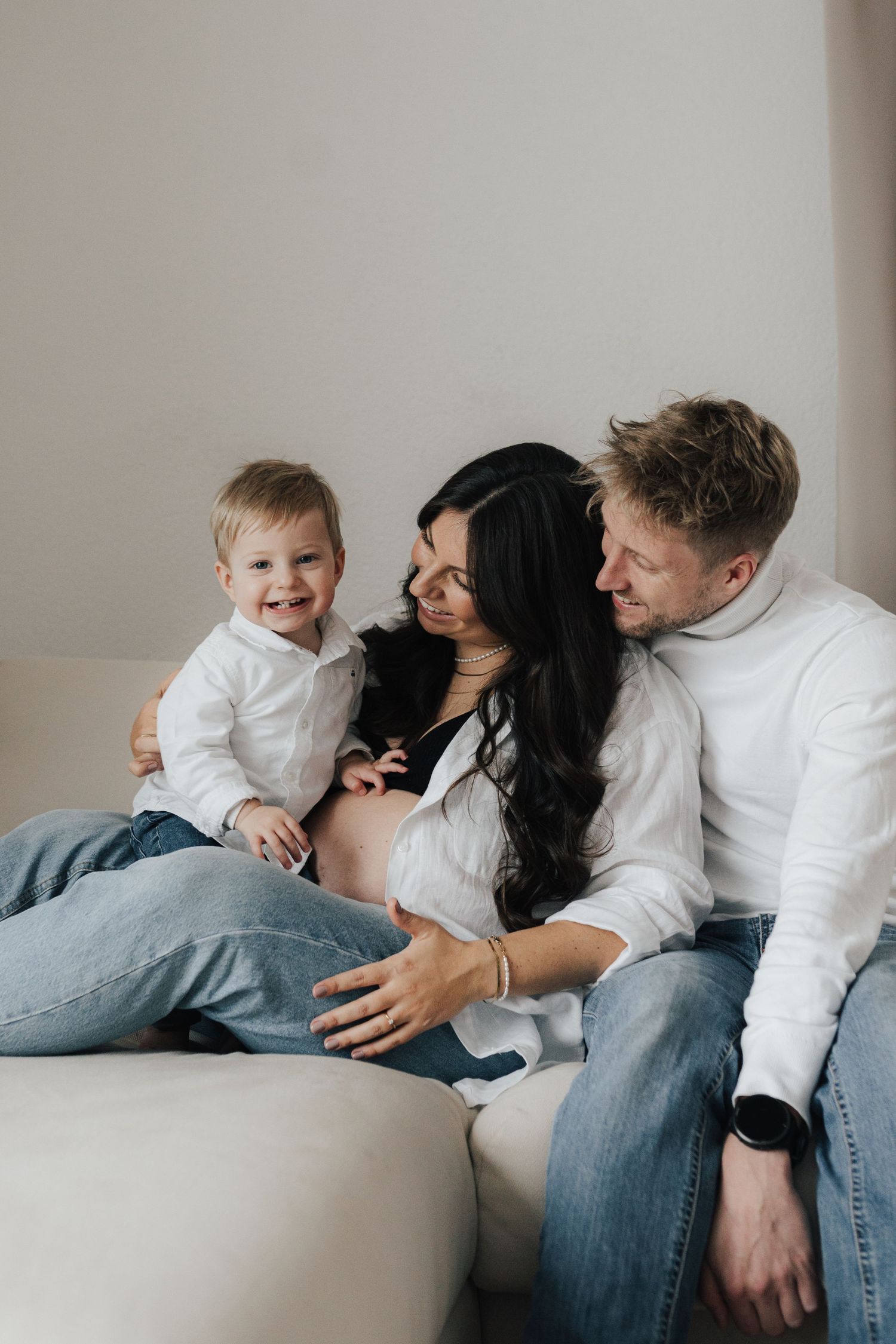 Nicole Bühler, Nicole Küffner, Familienshooting, Newborn, Babybauch, Family Shooting, Fotograf Homestory, Süddeutschland