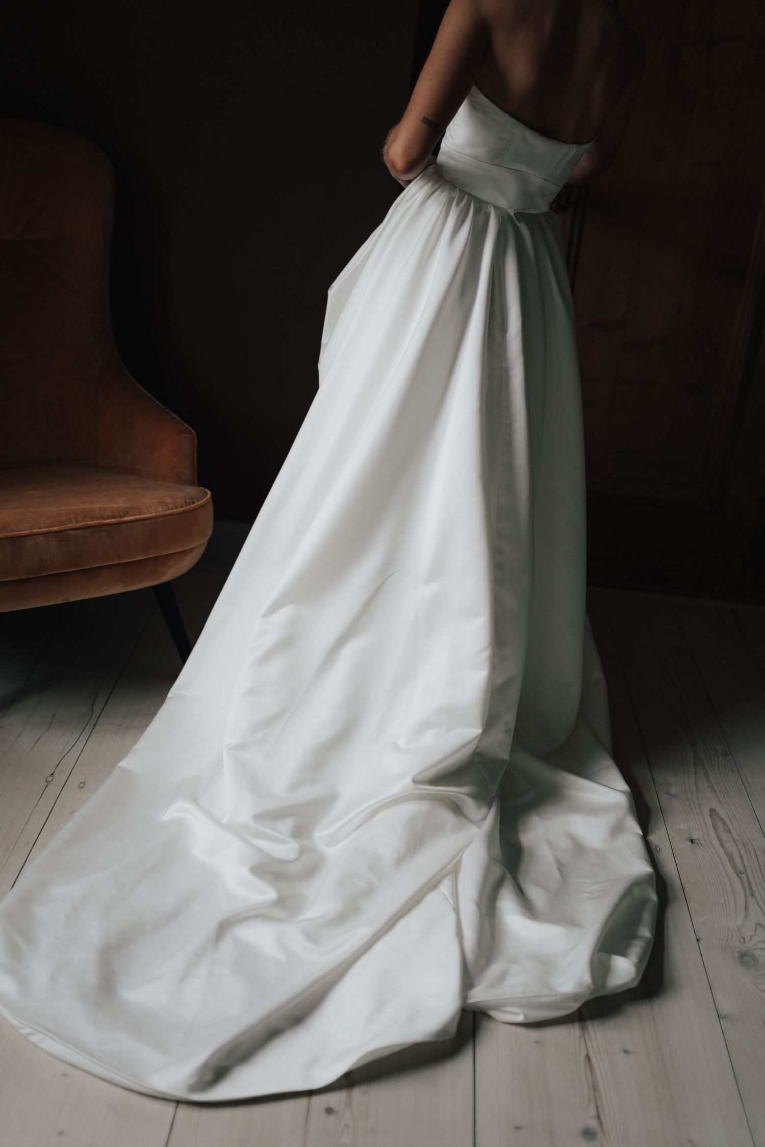 Hochzeisfotograf in Süddeutschland, zeitlos und moderner Stil, Hochzeitsfotos editorial, Wedding, Nicole Bühler, Schloss Duttenstein