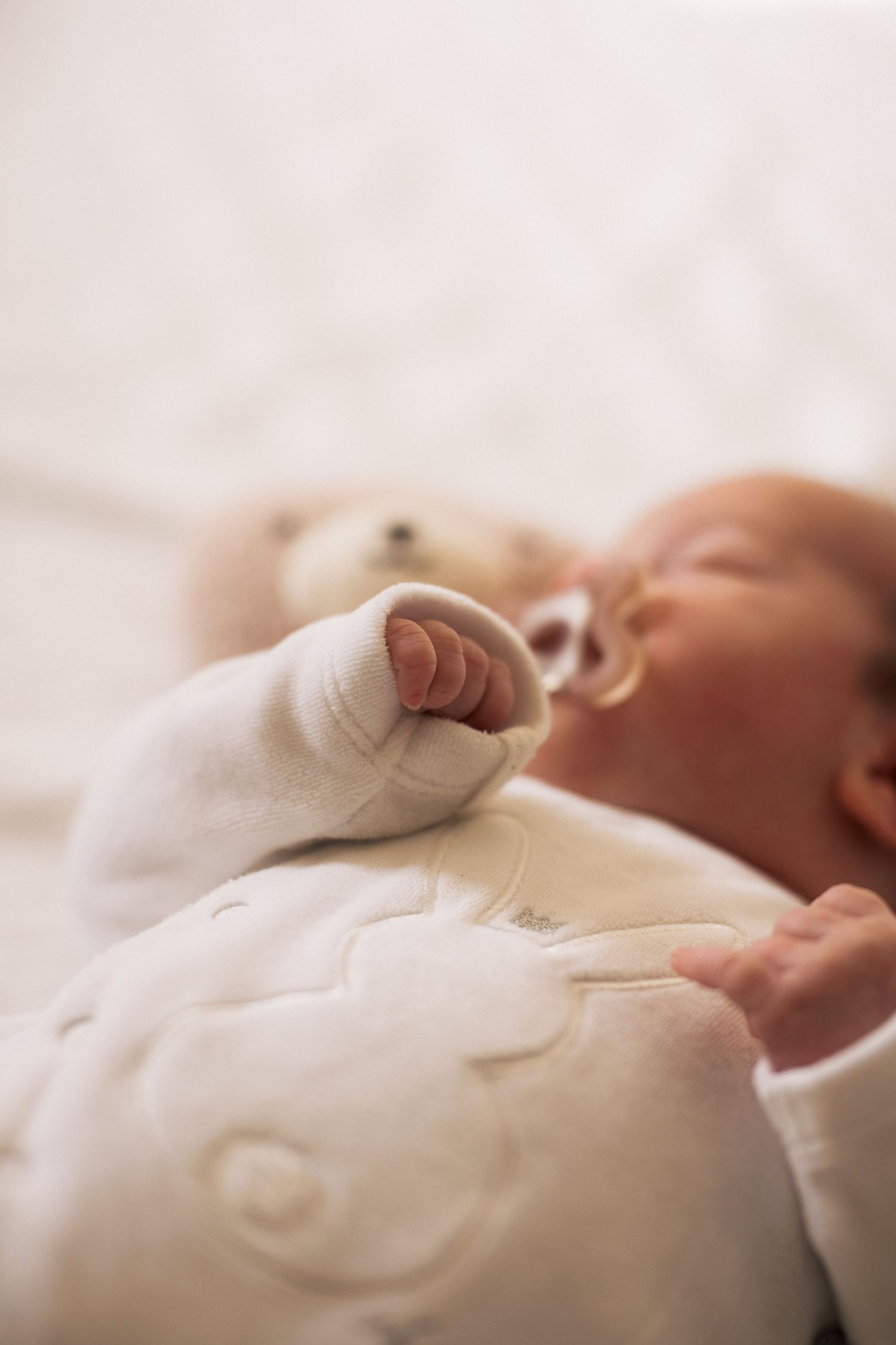 Shooting naissance en lumière naturelle dans le Brabant wallon