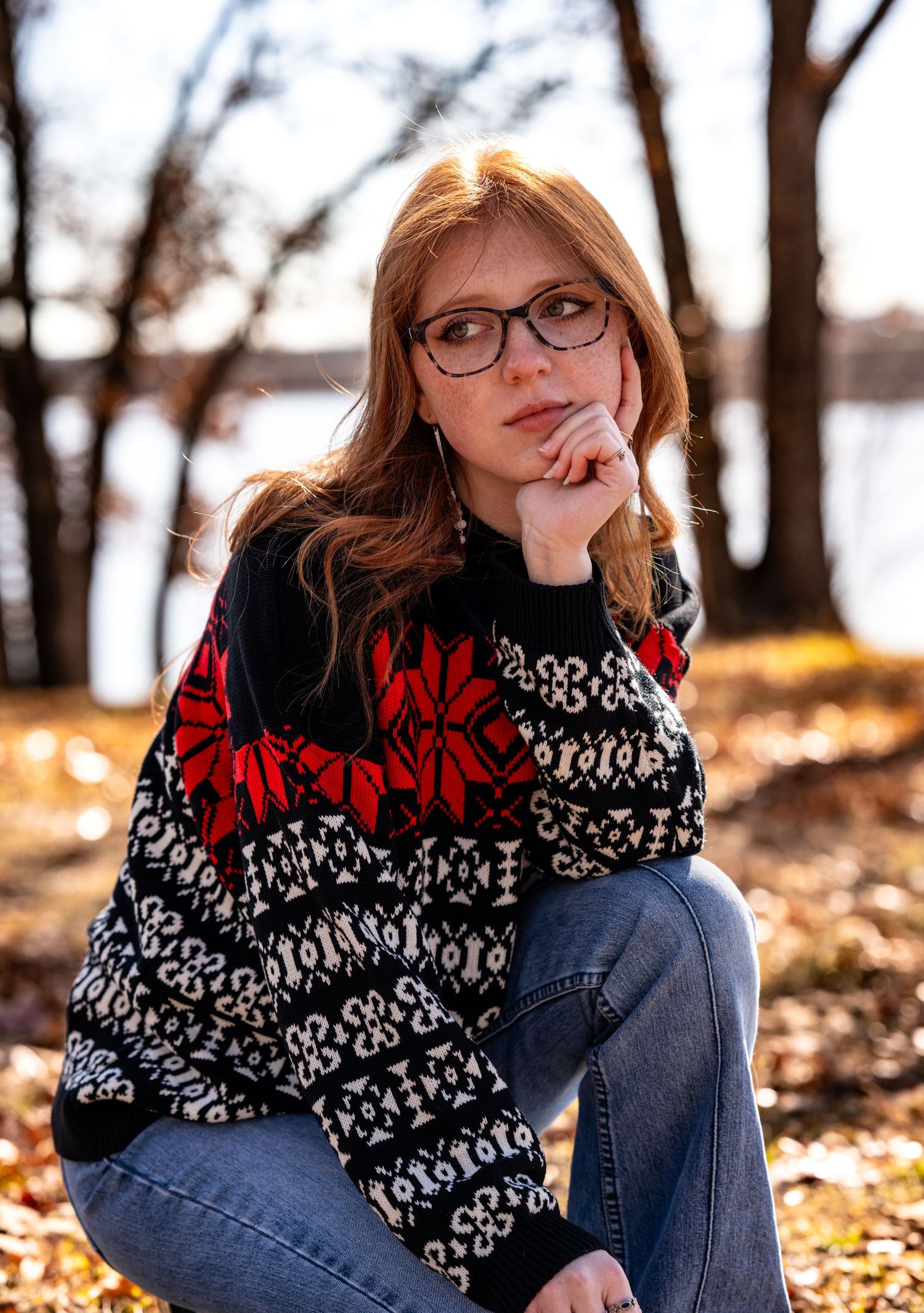 A senior girl gazing off into the distance.