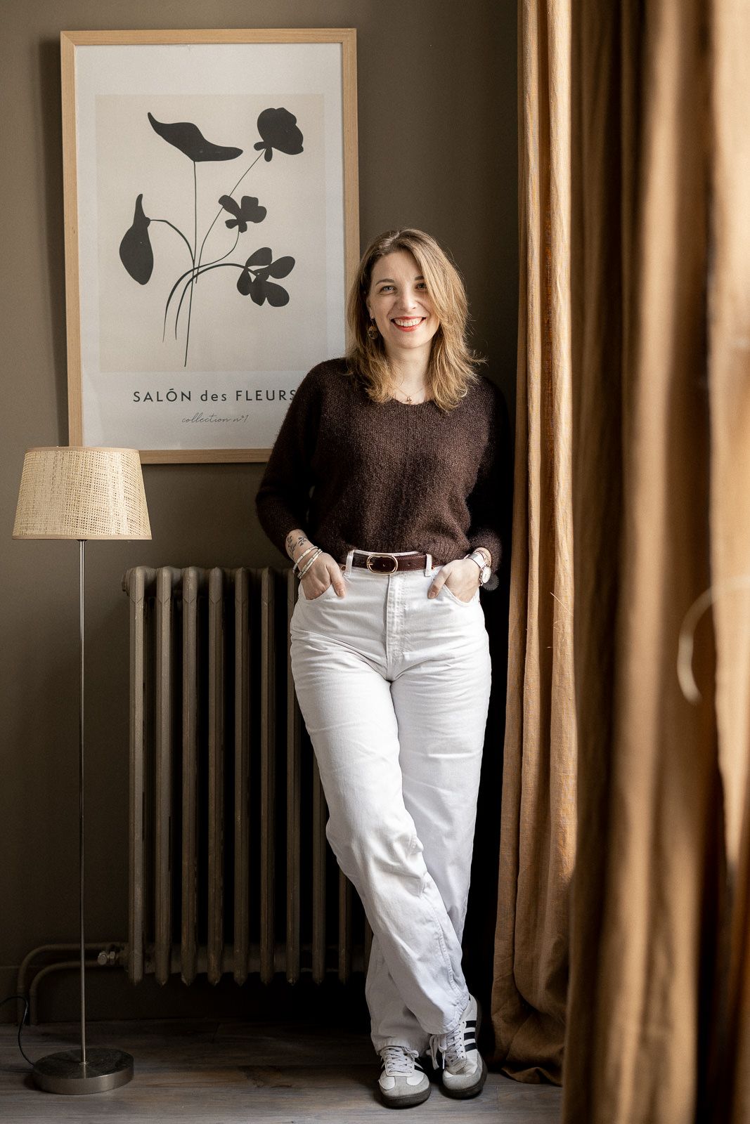 Portrait d’architecte d’intérieur dans son espace de travail - lumière naturelle - Le Perche - Normandie