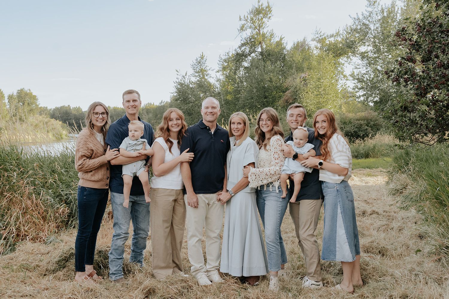 Family photoshoot near Rexburg, Idaho in the summertime. Photoshoot by the Snake River.