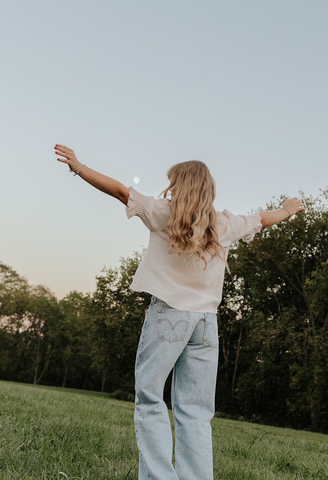 High School Senior Photos at Nathanael Greene Park in Springfield, Missouri at dusk
