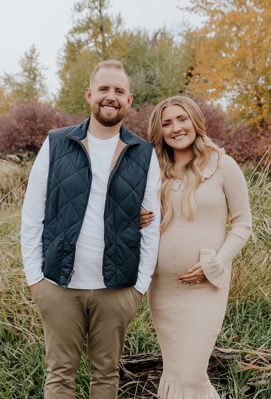 Maternity photo in Rexburg, Idaho in the fall