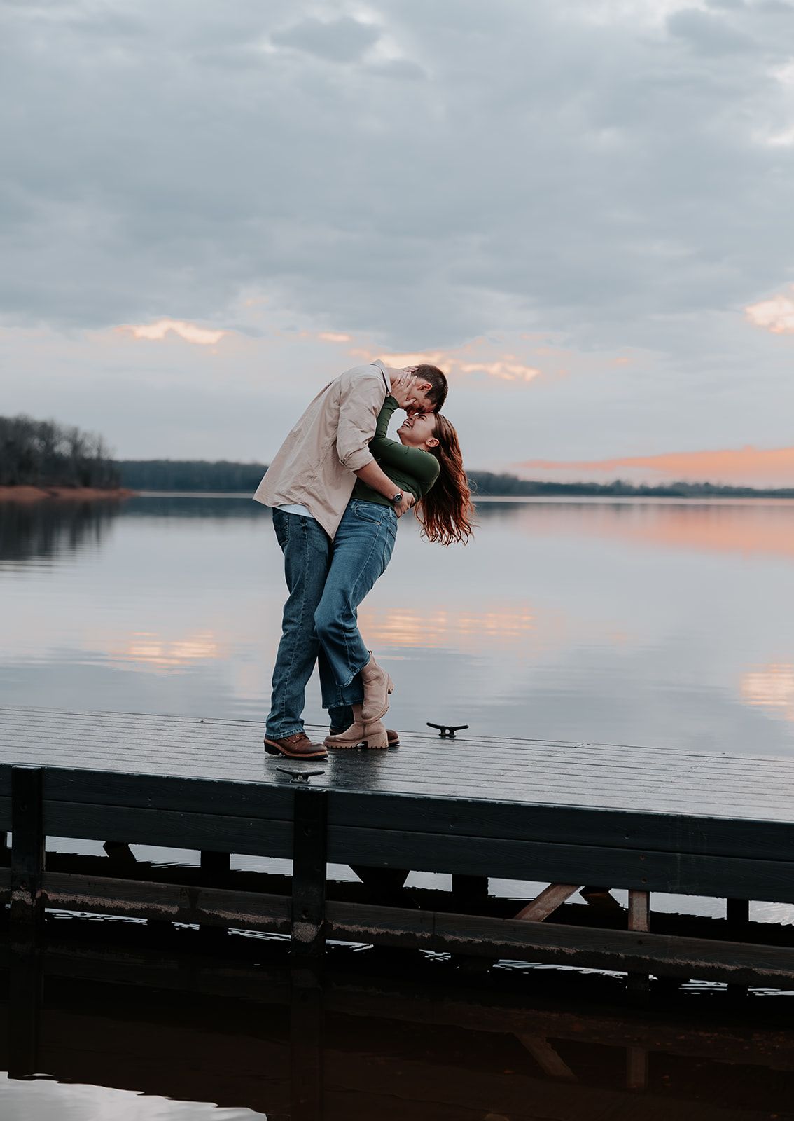 Engagement photoshoot at Fellows Lake in Springfield, Missouri