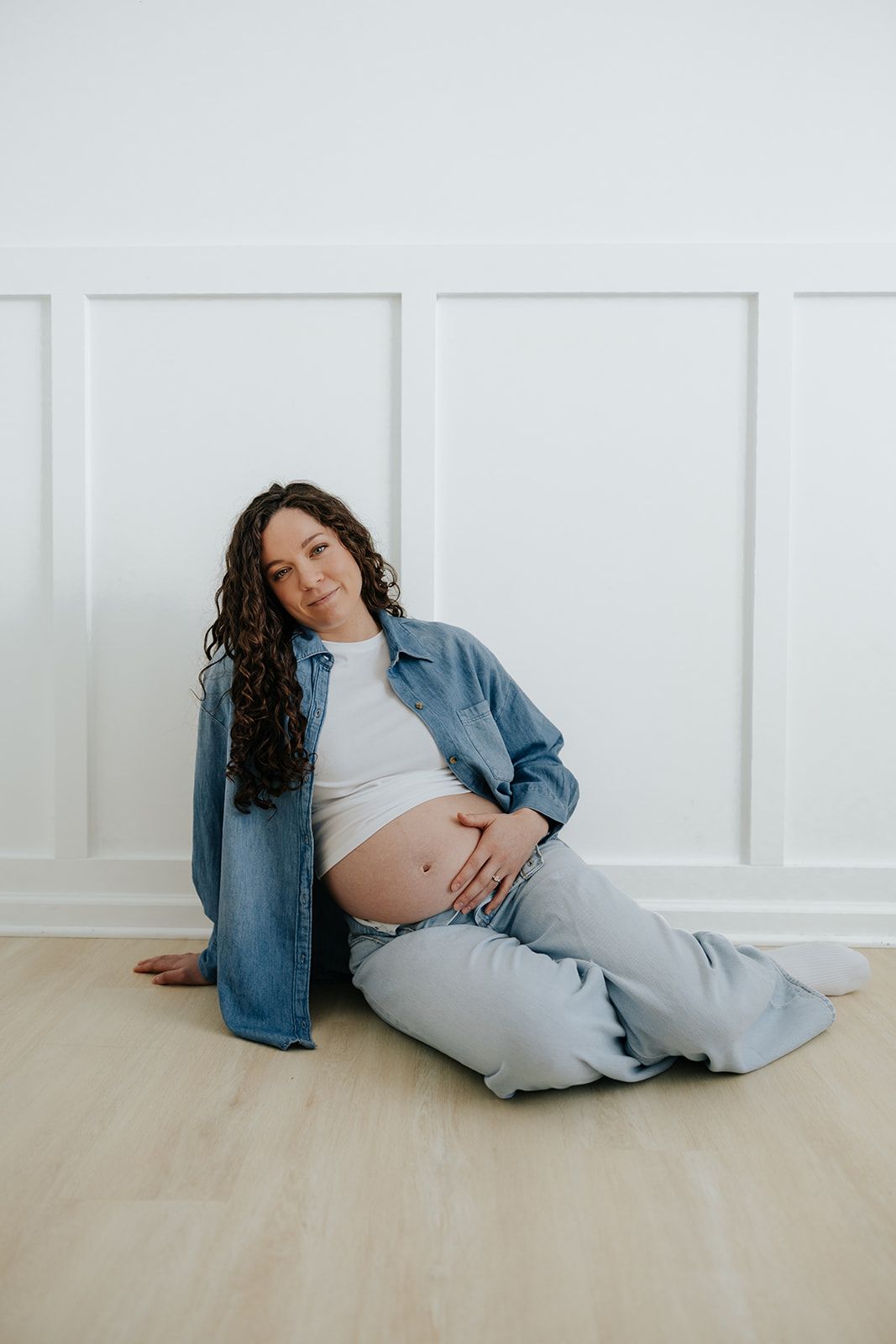 Maternity photoshoot in a studio