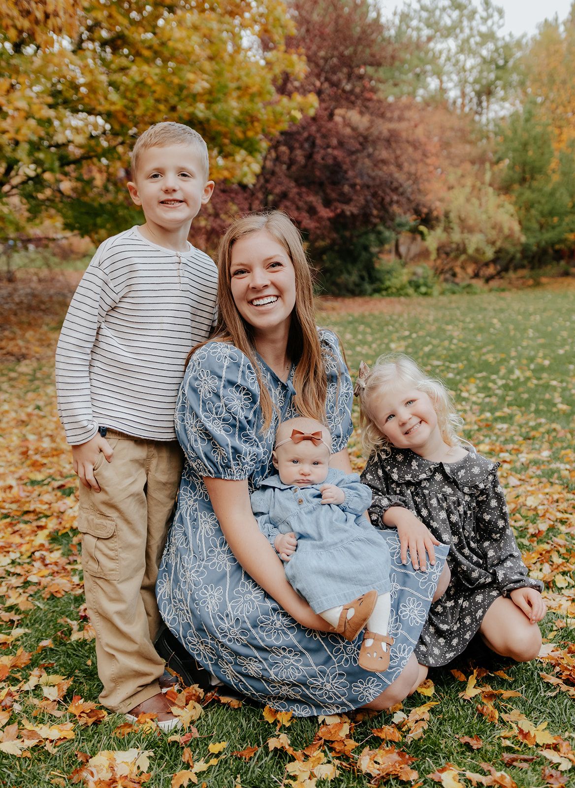 Photo of an aunt and her nieces and nephew in Rexburg Idaho during the fall