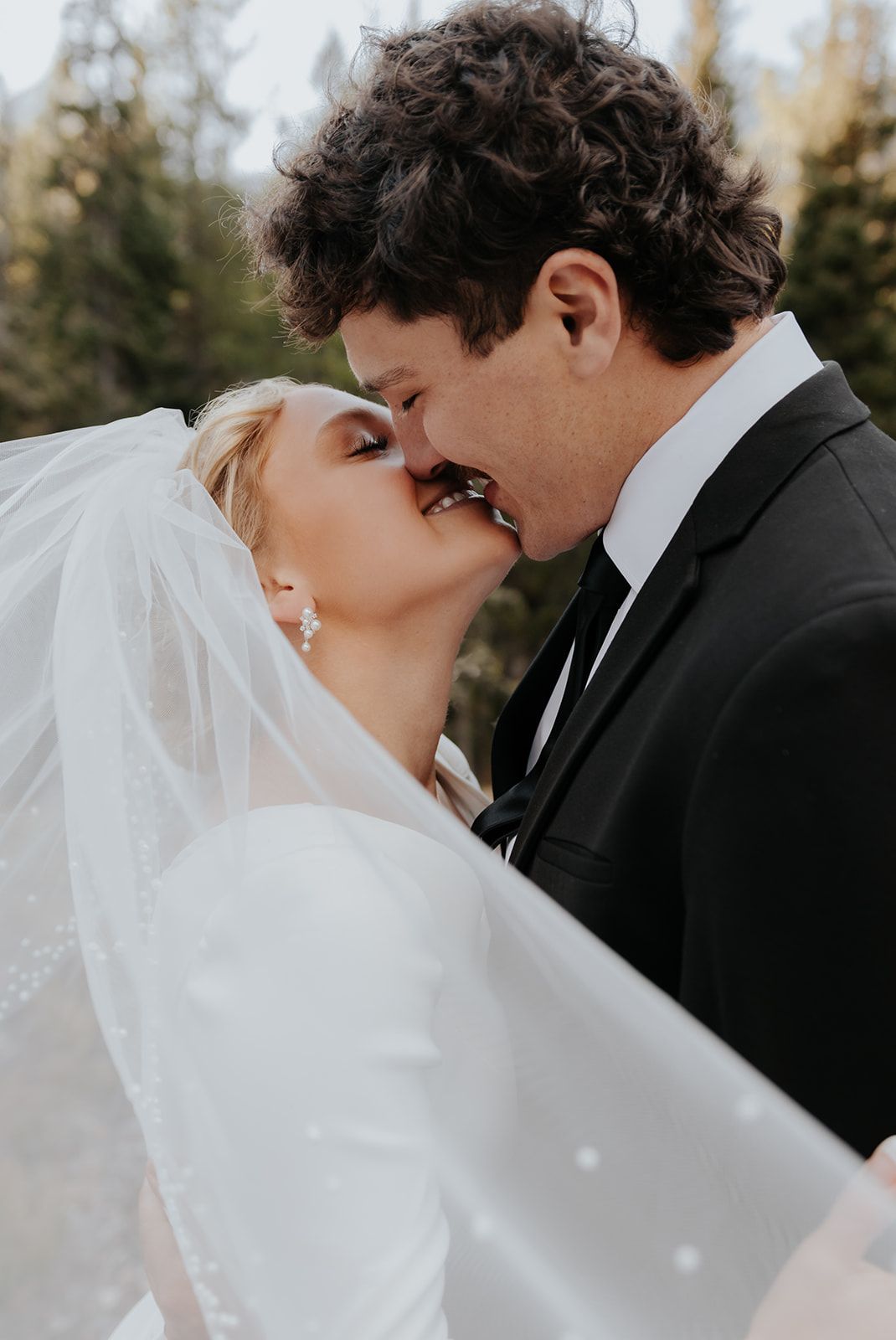 Intimate wedding photos, intimate bridal photos, bridal veil with pearls