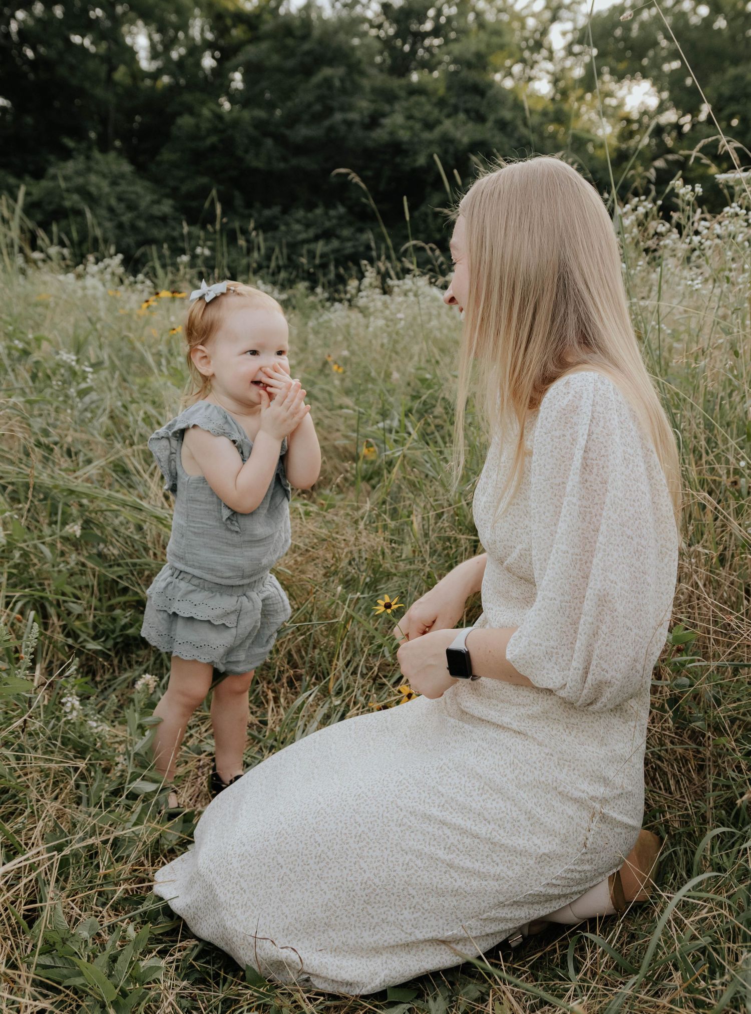 Photo of mother and daughter during a small family photoshoot at Wilson's Creek National Battlefield in Springfield, Missouri