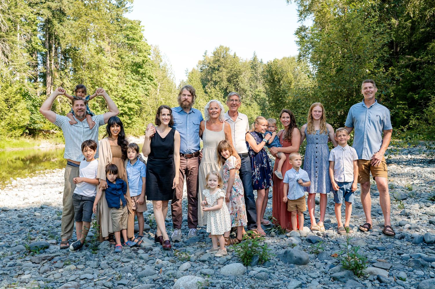Extended family river photos