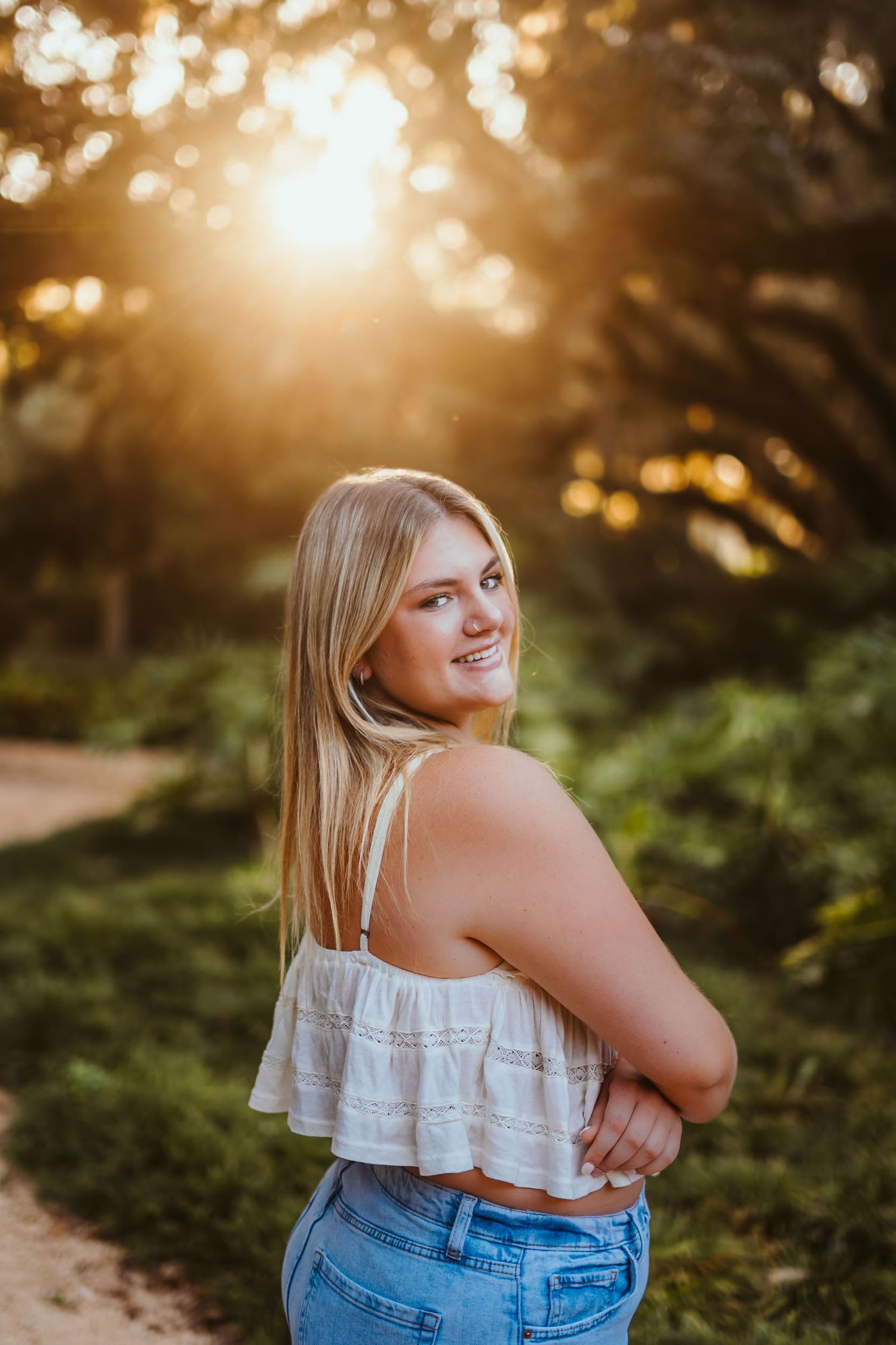 Senior Portrait in Washington Oaks state park, sunset, golden hour, teen, graduation photography