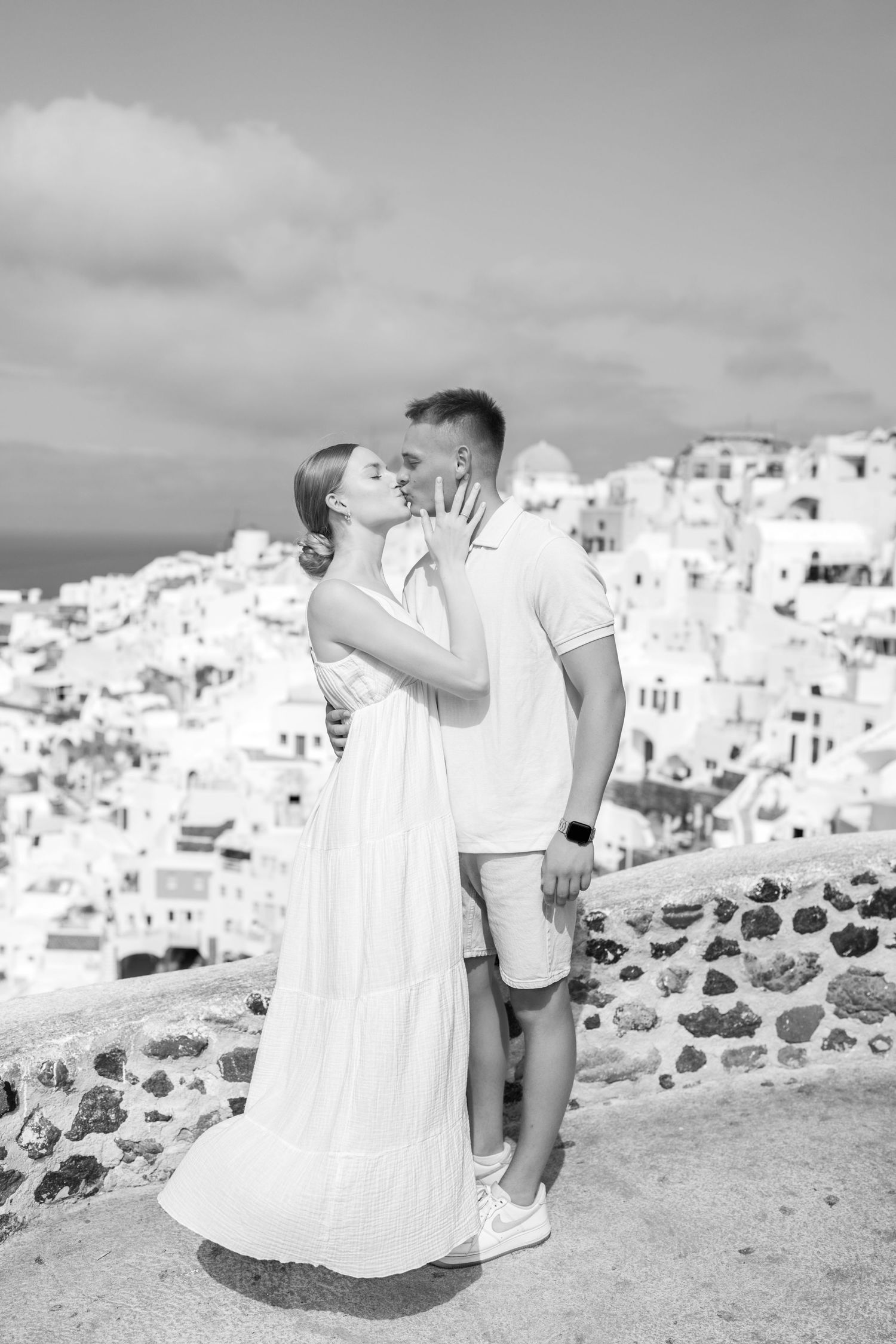 EIVA Photography couple picture in Oia Santorini