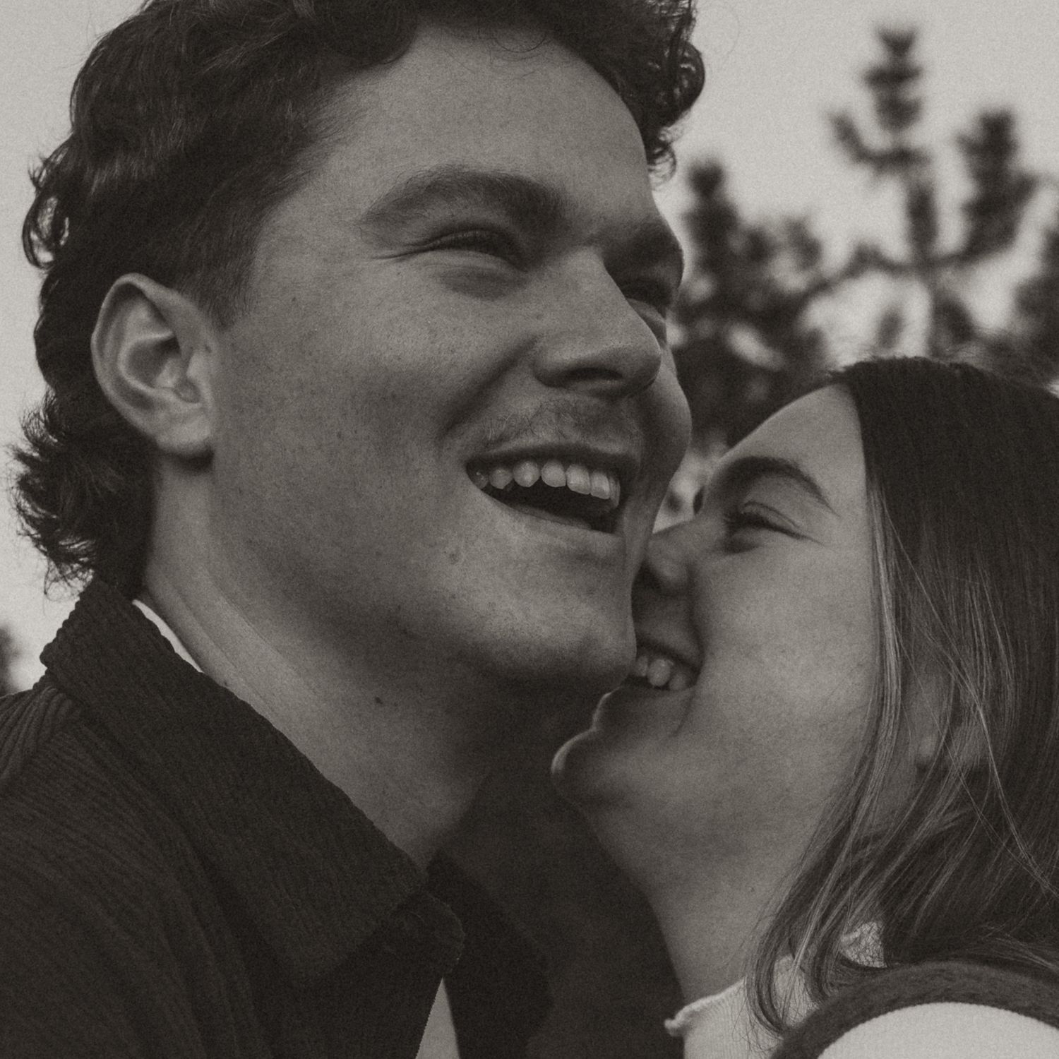 black and white image of candid couples photography in kelowna bc