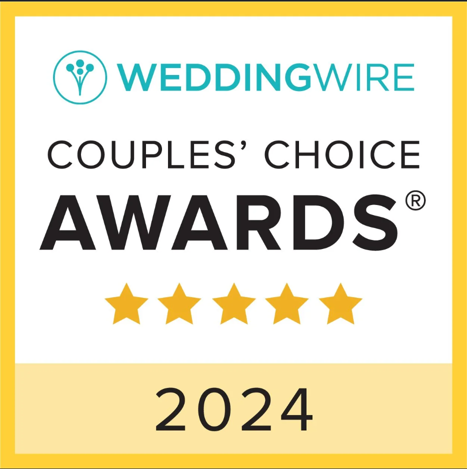 WeddingWire Couples Choice Awards 2024 badge with five gold stars on white and yellow background.